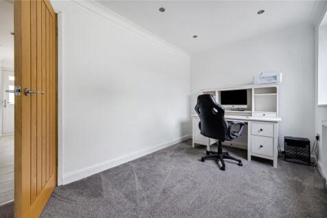 Bedroom/Office