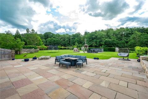 Expansive Patio