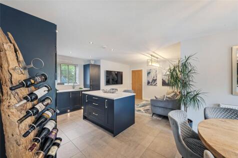 Kitchen/Dining B