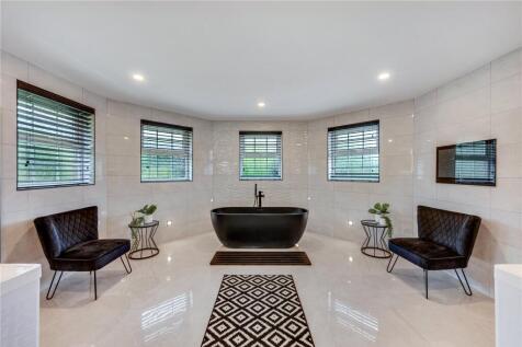 Principal Bathroom