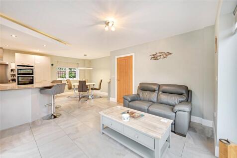 Lounge Kitchen Dinin