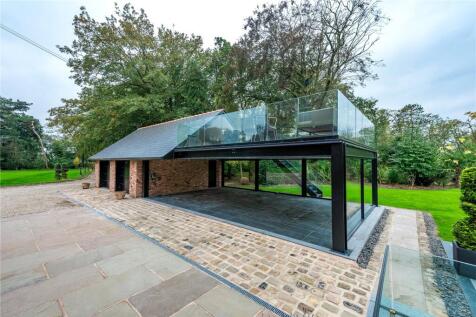 Car Port &amp; Garaging