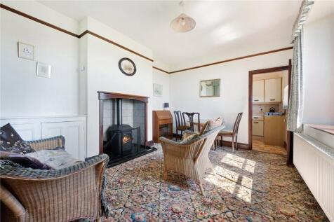 Cottage Lounge