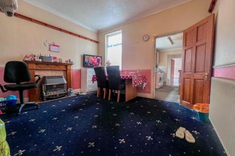 Sitting/Dining Room