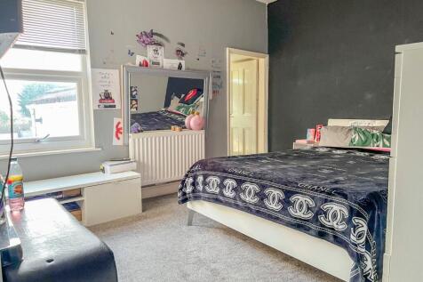 Rear Bedrom