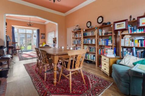 Sitting/Dining Room
