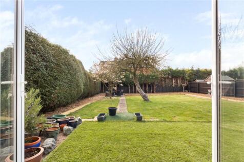 Lounge Garden View