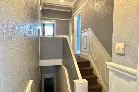 Hall/Landing