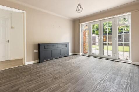Bedroom/Dining Room