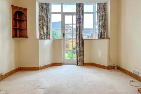 Sitting/Dining Room