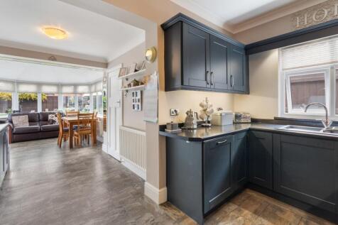 Kitchen/Consevatory