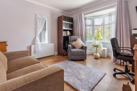 Sitting/Bedroom 4