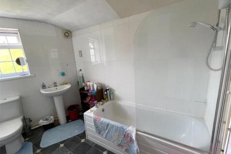 Flat 3 Bathroom