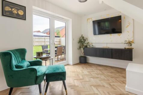 Sitting/Dining Area