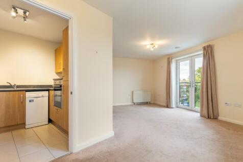 Lounge/Dining Area