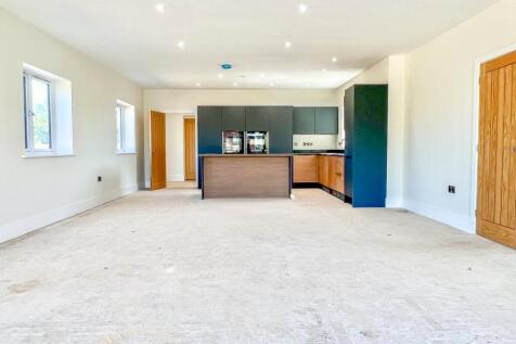 Kitchen/Dining/Loung