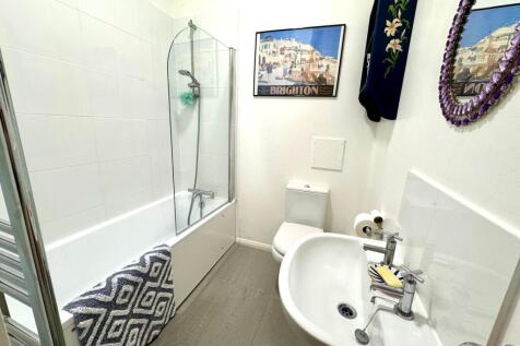 Contemporary bathroom