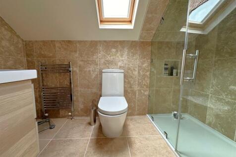 ensuite.jpg