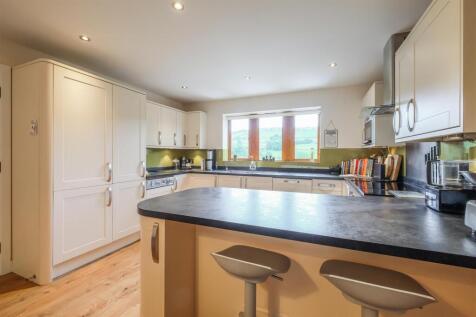 Kitchen/ Dining