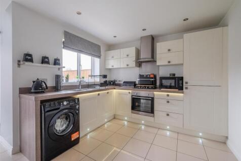 Kitchen/ Dining