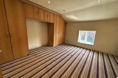 Bedroom 1.jpg