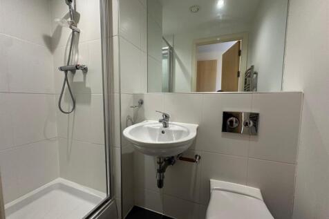 hub en-suite.jpg