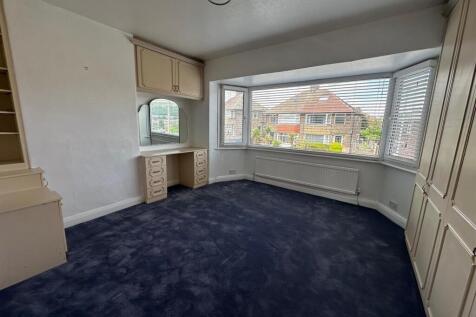 Bedroom 1.jpg