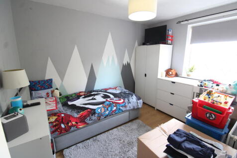 2nd bedroom
