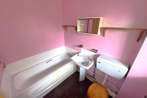Bathroom.jpg