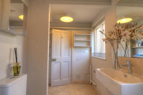 Cloakroom / Utility room