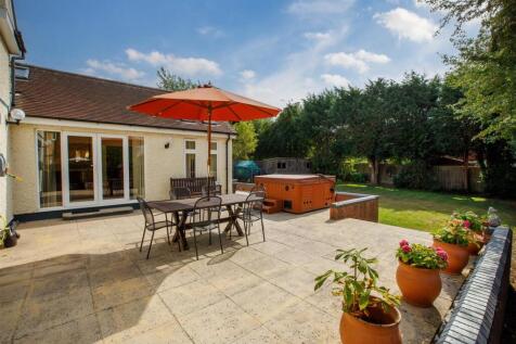 Larkrise-29A.jpg