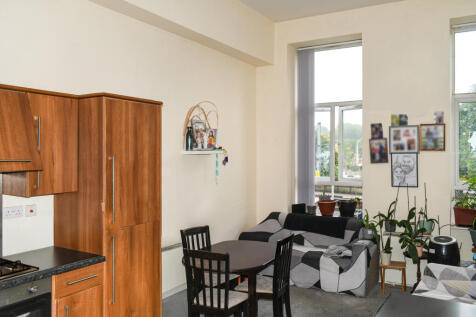 Living / Kitchen