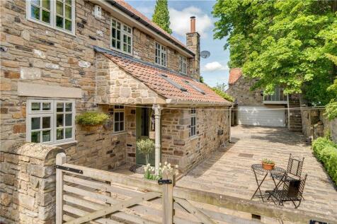 Rear Courtyard