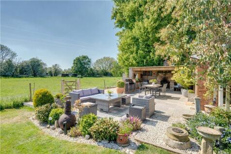 Al Fresco Dining