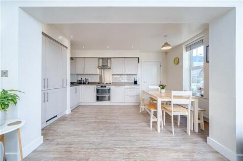 Light &amp; Spacious