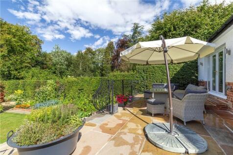 Al Fresco Dining