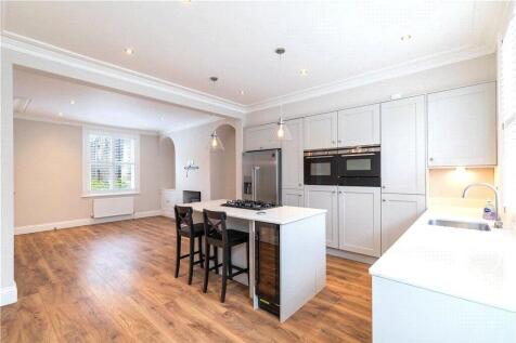Light &amp; Spacious
