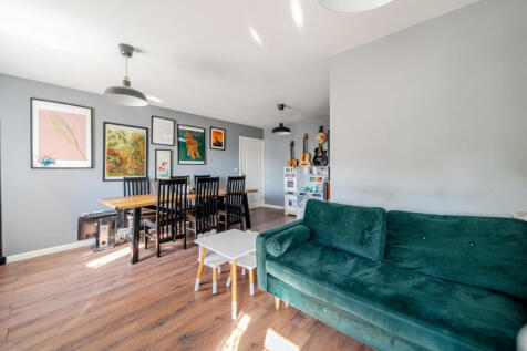 Sitting/Dining