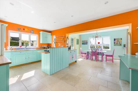 Kitchen/Dining