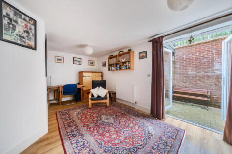 Bedroom/Reception