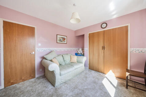 Bedroom 3/Study