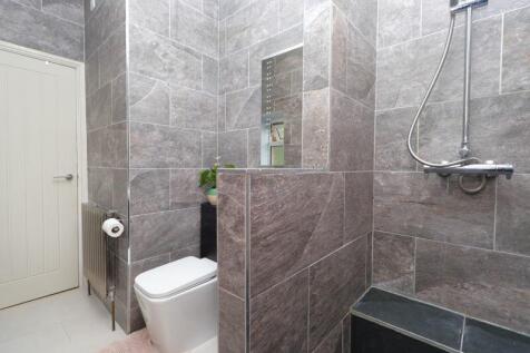 Master Bedroom En-Suite