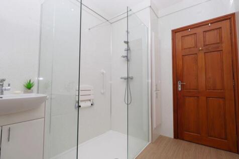 Bedroom 1 - En-Suite