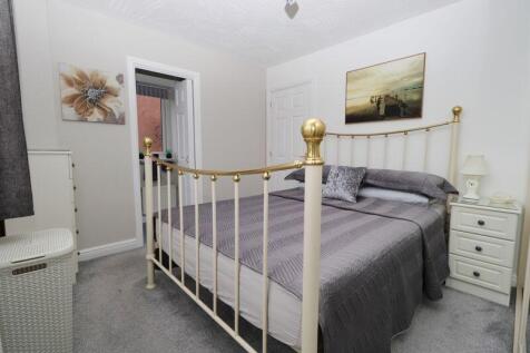 Master Bedroom En-Suite 