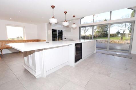 Dining Kitchen Area 