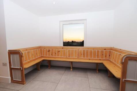 Dining Kitchen Area 