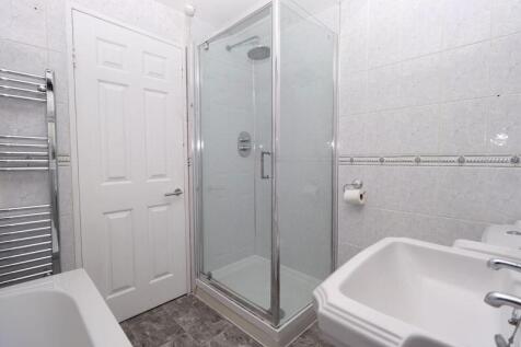 First Floor Family Bathroom