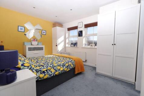 Master Bed En-Suite (Second Floor)
