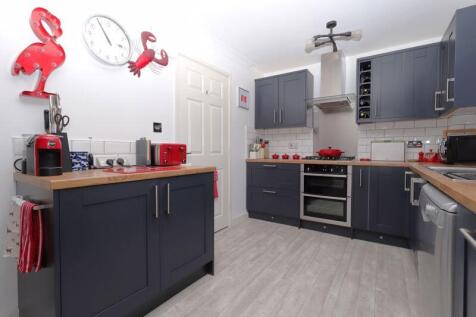 Dining Kitchen (First Floor)