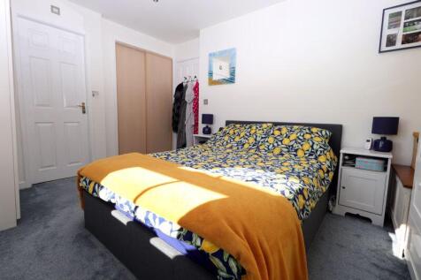 Master Bed En-Suite (Second Floor)